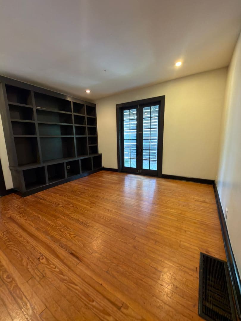 Bloomington Apartment: 420 W 13th Street