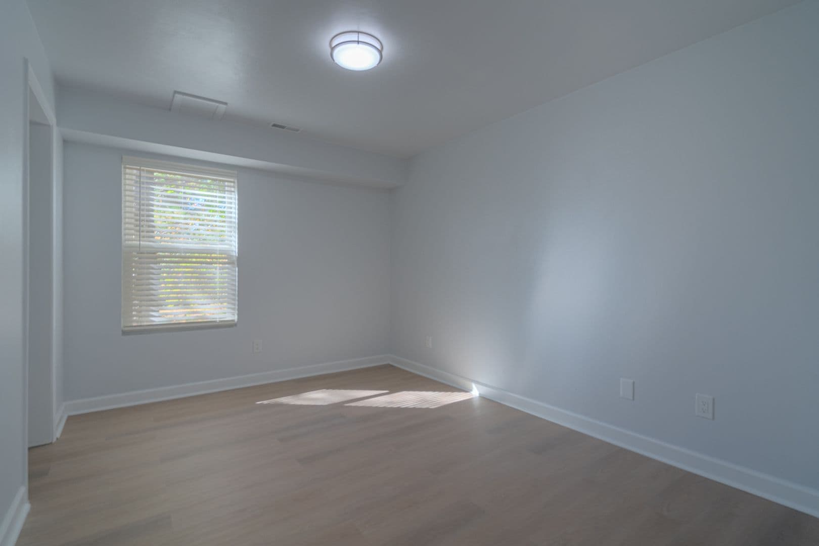 Blacksburg Apartment: 208 Wharton St.