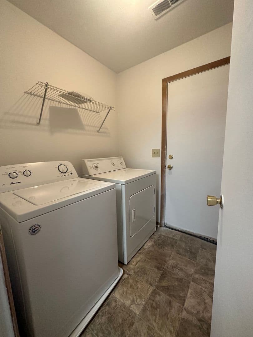 Blacksburg Apartment: 1201, 1203, 1205, 1207 North Main St.