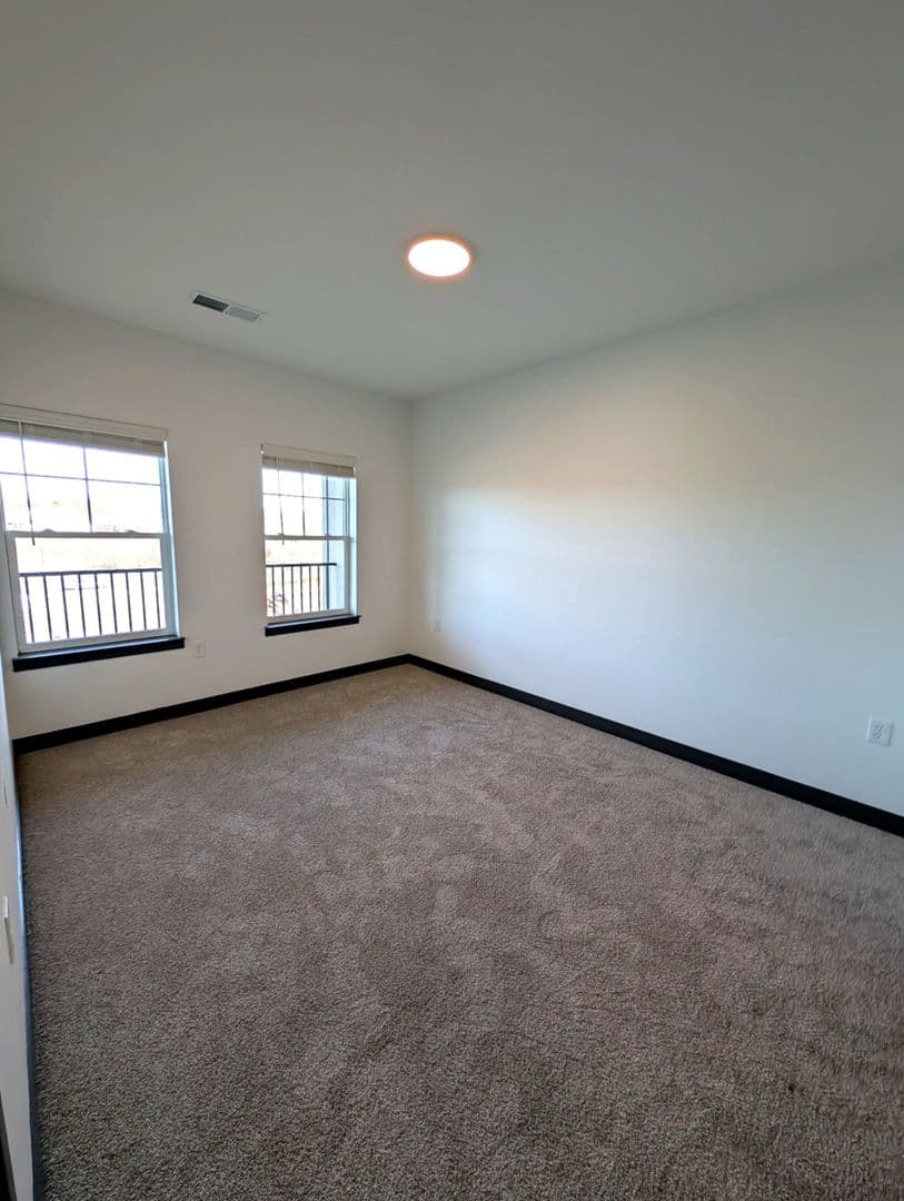 Lafayette Apartment: 3210-3243 Peninsula Pointe Circle W
