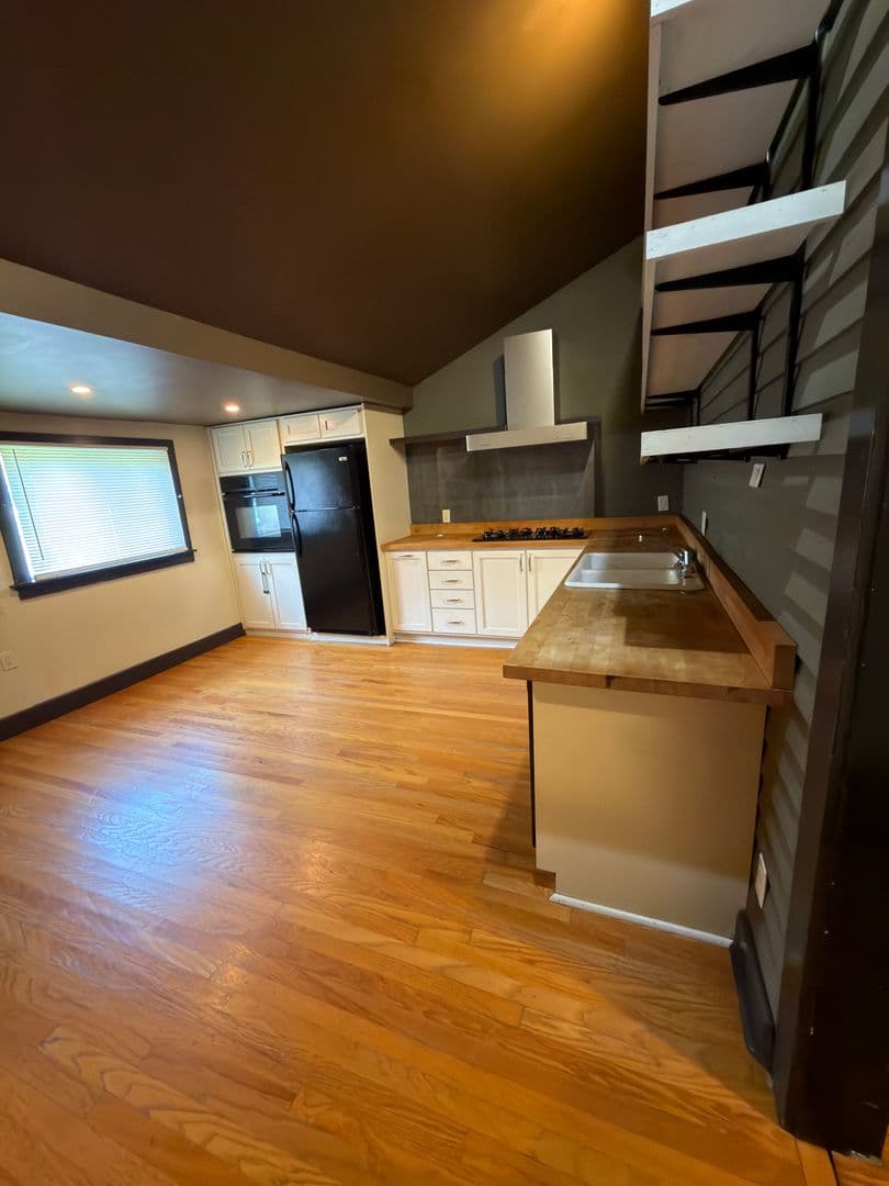 Bloomington Apartment: 420 W 13th Street