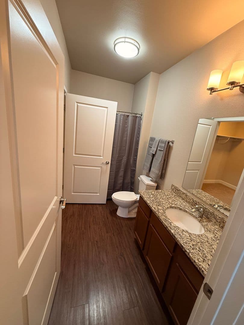 Bloomington Apartment: 609 S Henderson St.