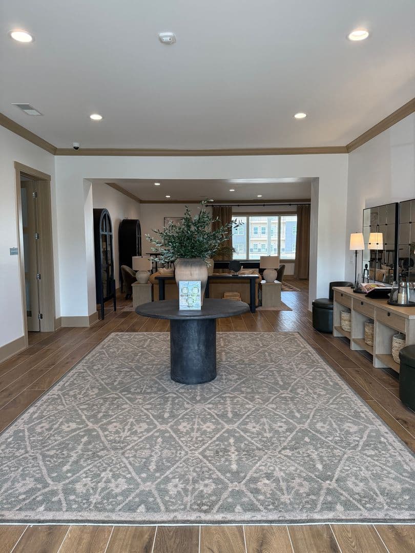 Lafayette Apartment: 3210-3243 Peninsula Pointe Circle W