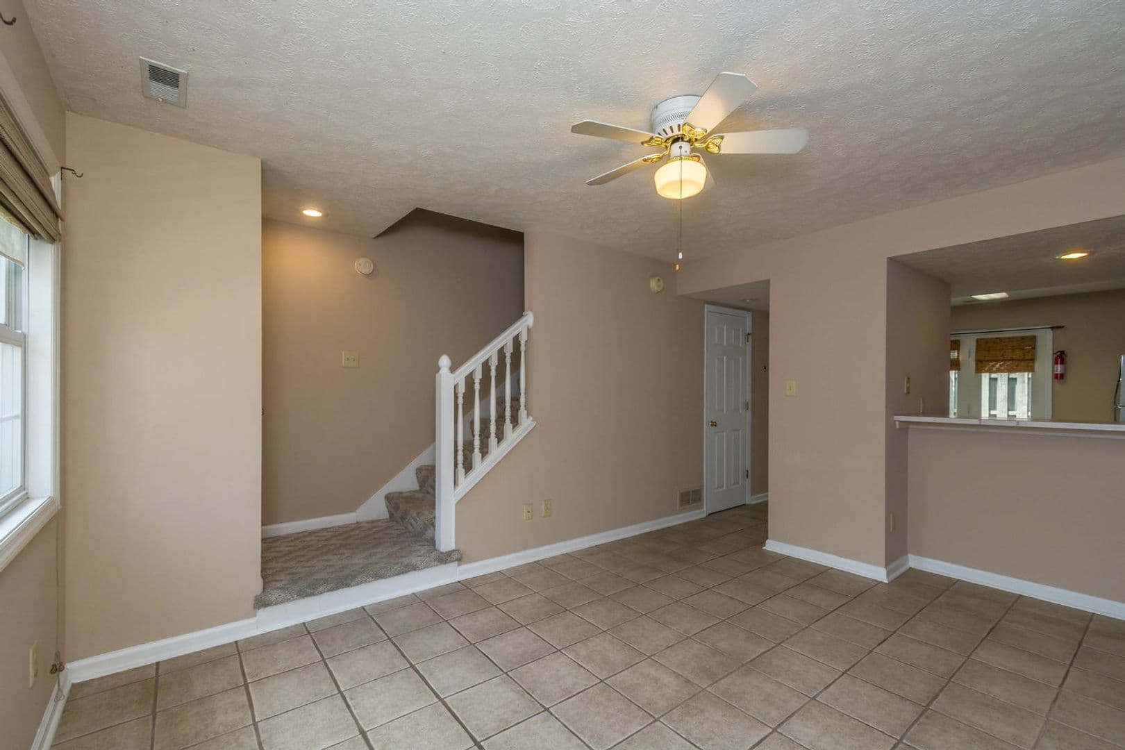 Bloomington Townhome: 732 E Sherwood Hills Dr.