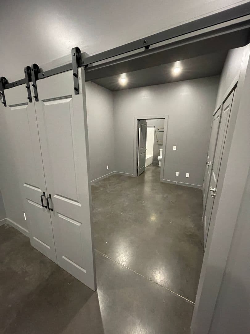Bloomington Apartment: 217 W 6th St.