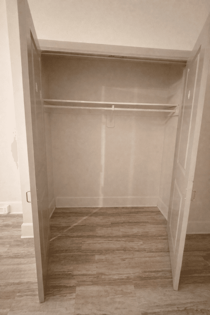 Lafayette Apartment: 216 North 4th Street