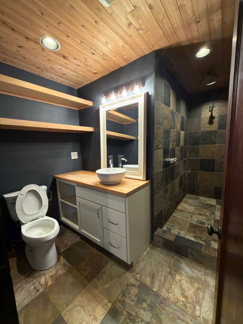 Bloomington Apartment: 420 W 13th Street