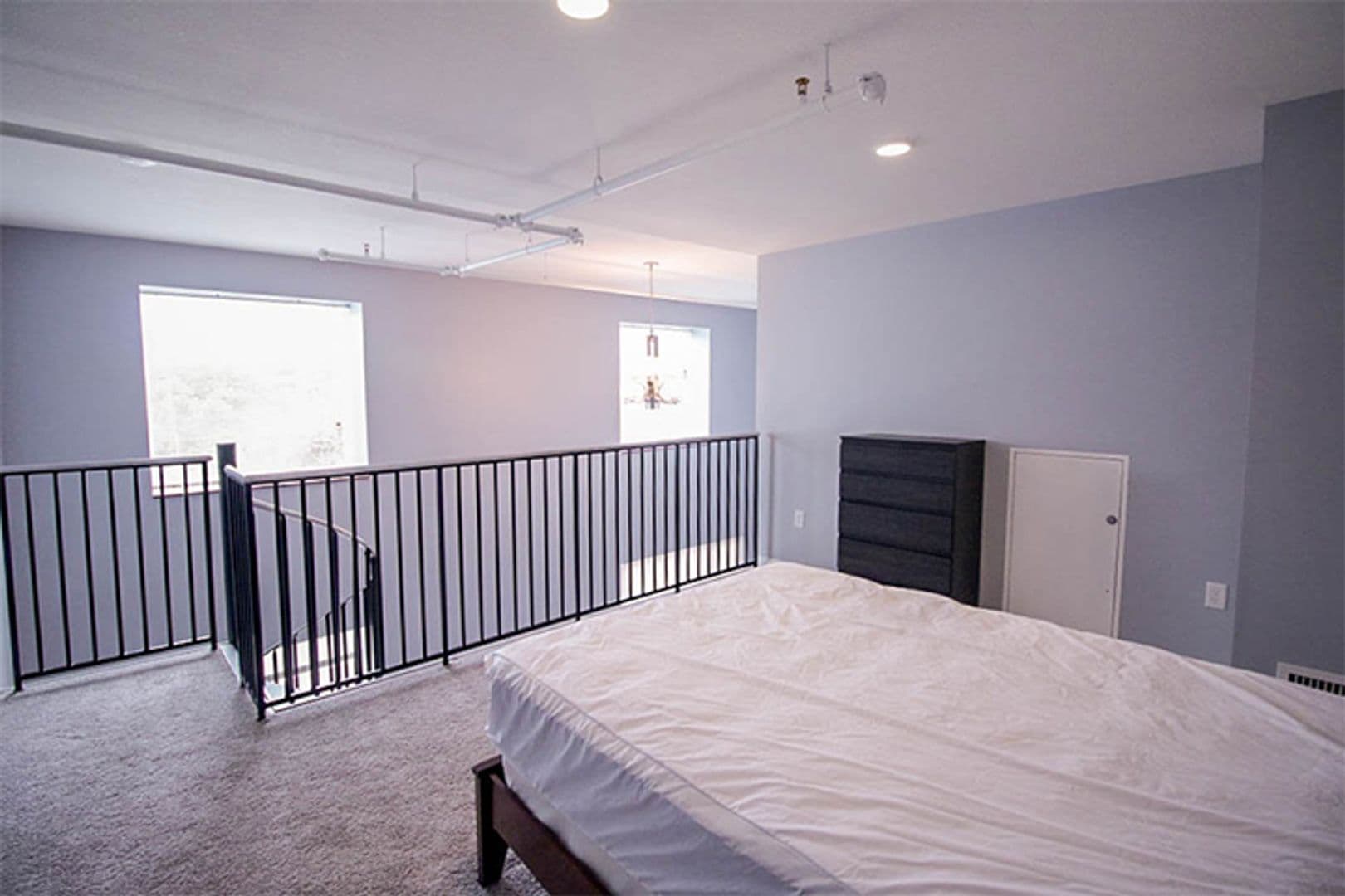 Bloomington Apartment: 604 N. Smith Road