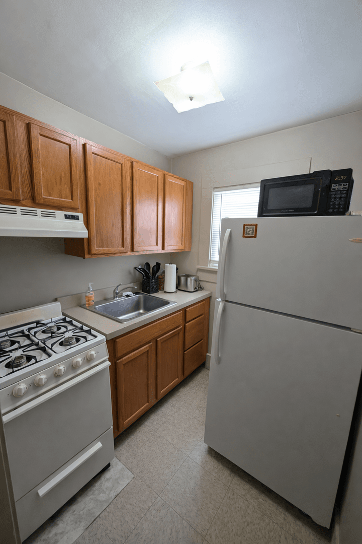 Lafayette Apartment: 704 N. 6th Street