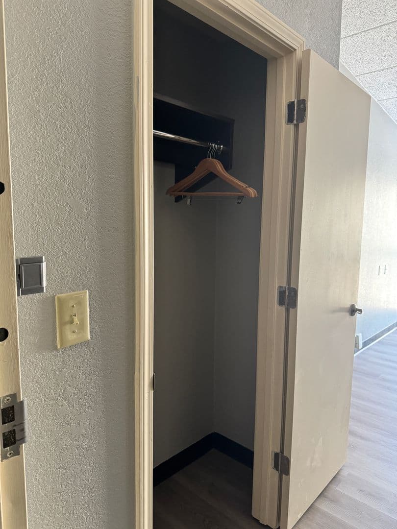 Bloomington Apartment: 1722 N Walnut St.
