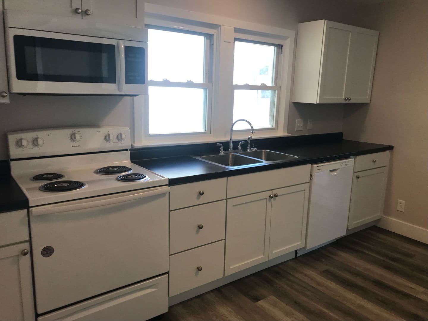 Bloomington Apartment: 406 E. 20th St. A