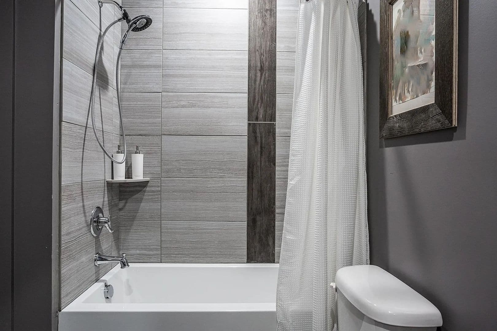 Bloomington Apartment: 217 W 6th St.