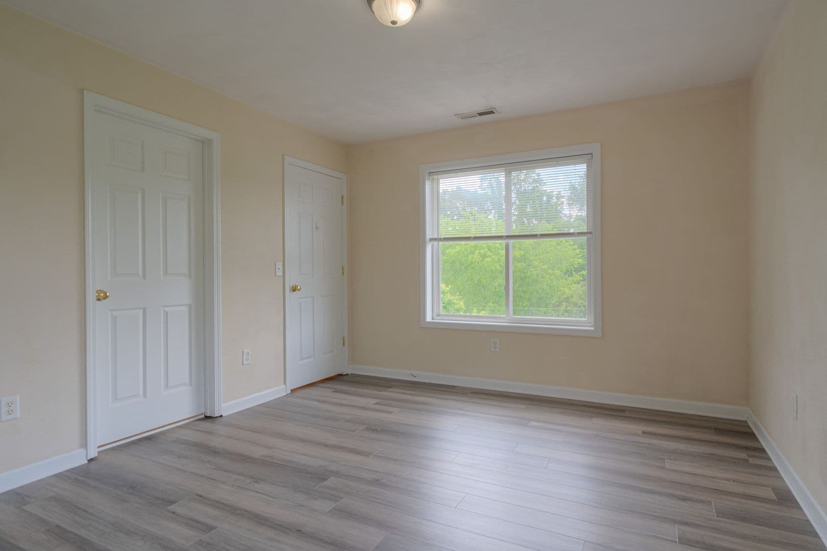 Blacksburg Apartment: 200 Fairfax Road