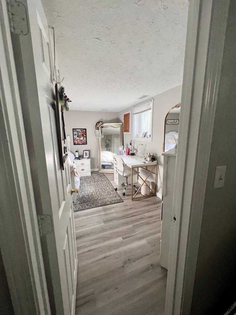 Bloomington House: 1302 E. Hunter