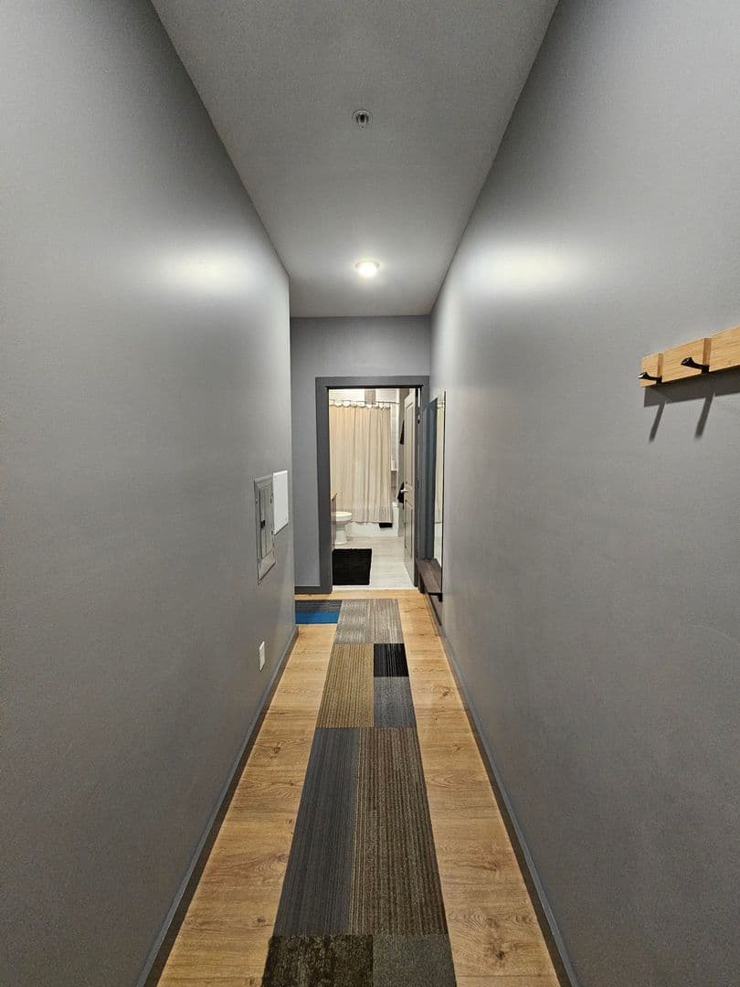 Bloomington Apartment: 217 W 6th St.