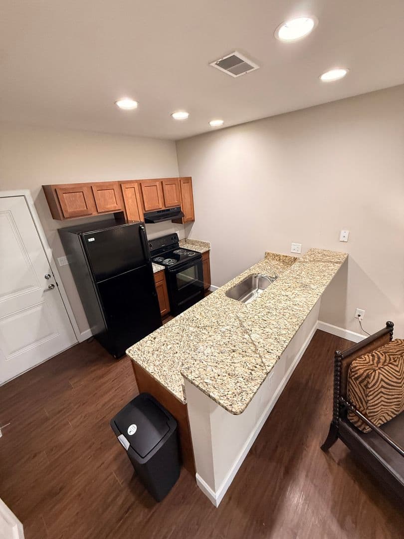 Bloomington Apartment: 609 S Henderson St.