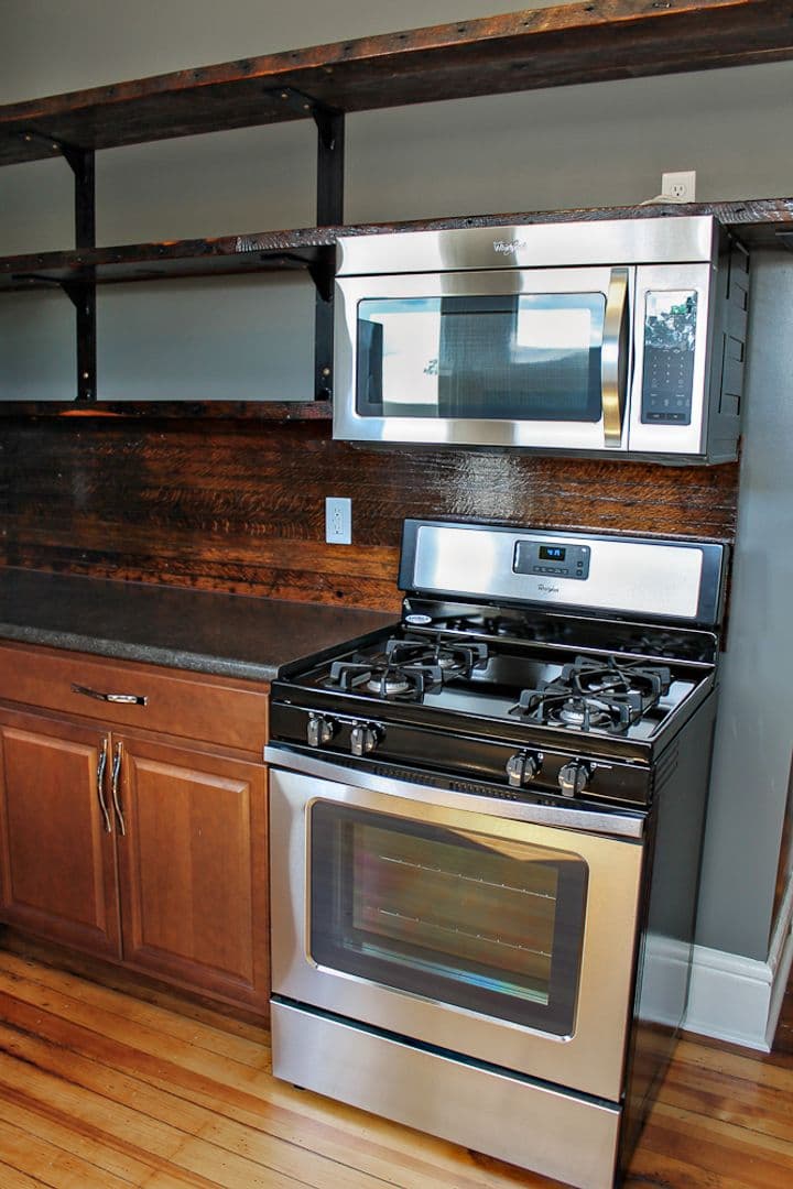Lafayette Apartment: 18 S. 4th Street