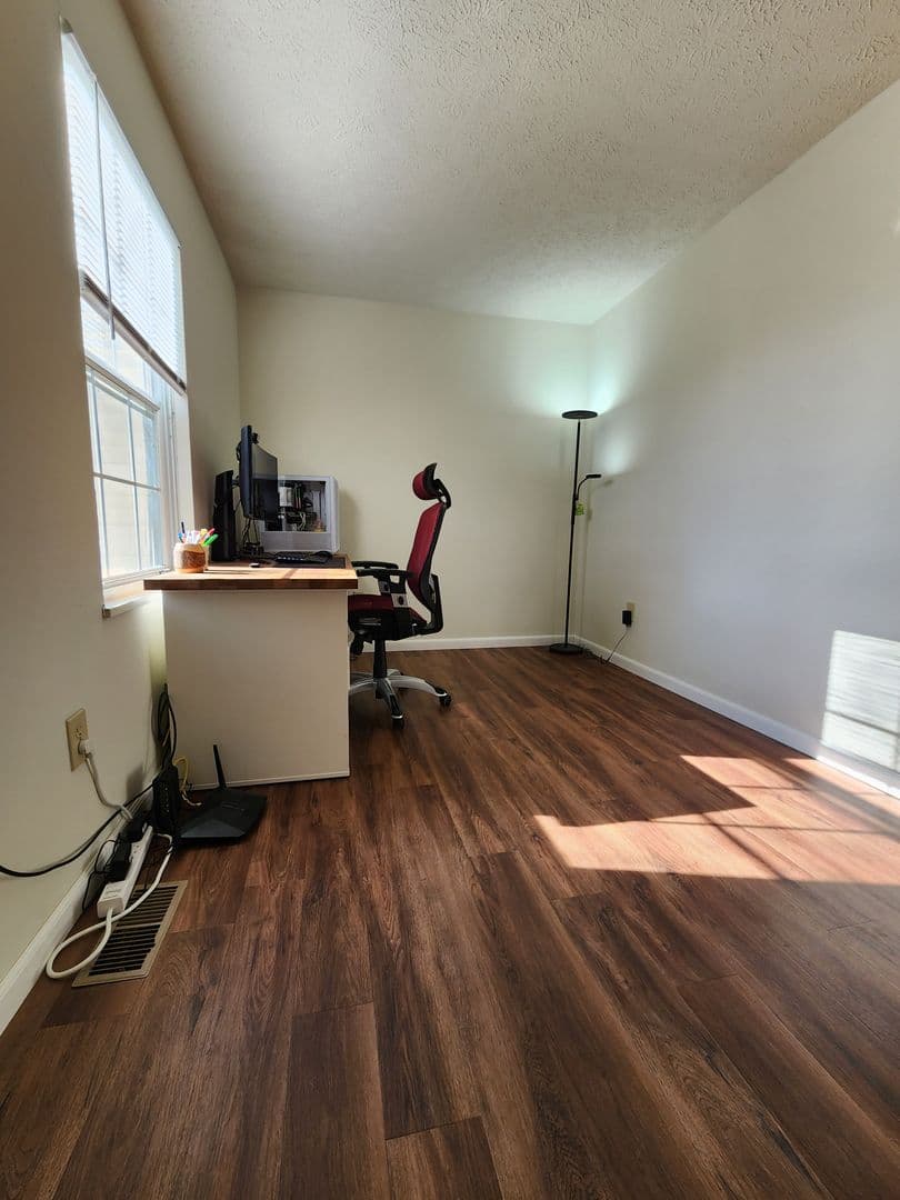 Bloomington House: 2494 S Burberry Lane