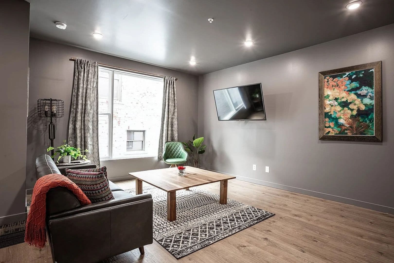 Bloomington Apartment: 217 W 6th St.