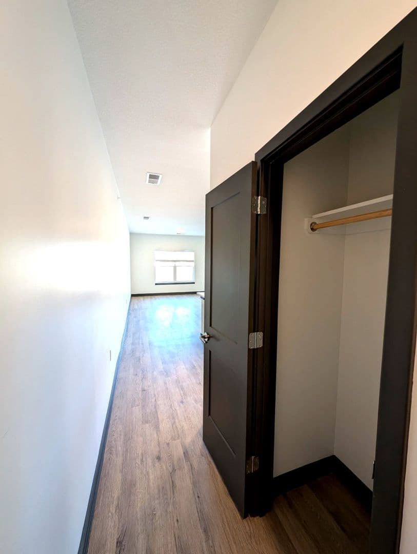 Lafayette Apartment: 3210-3243 Peninsula Pointe Circle W