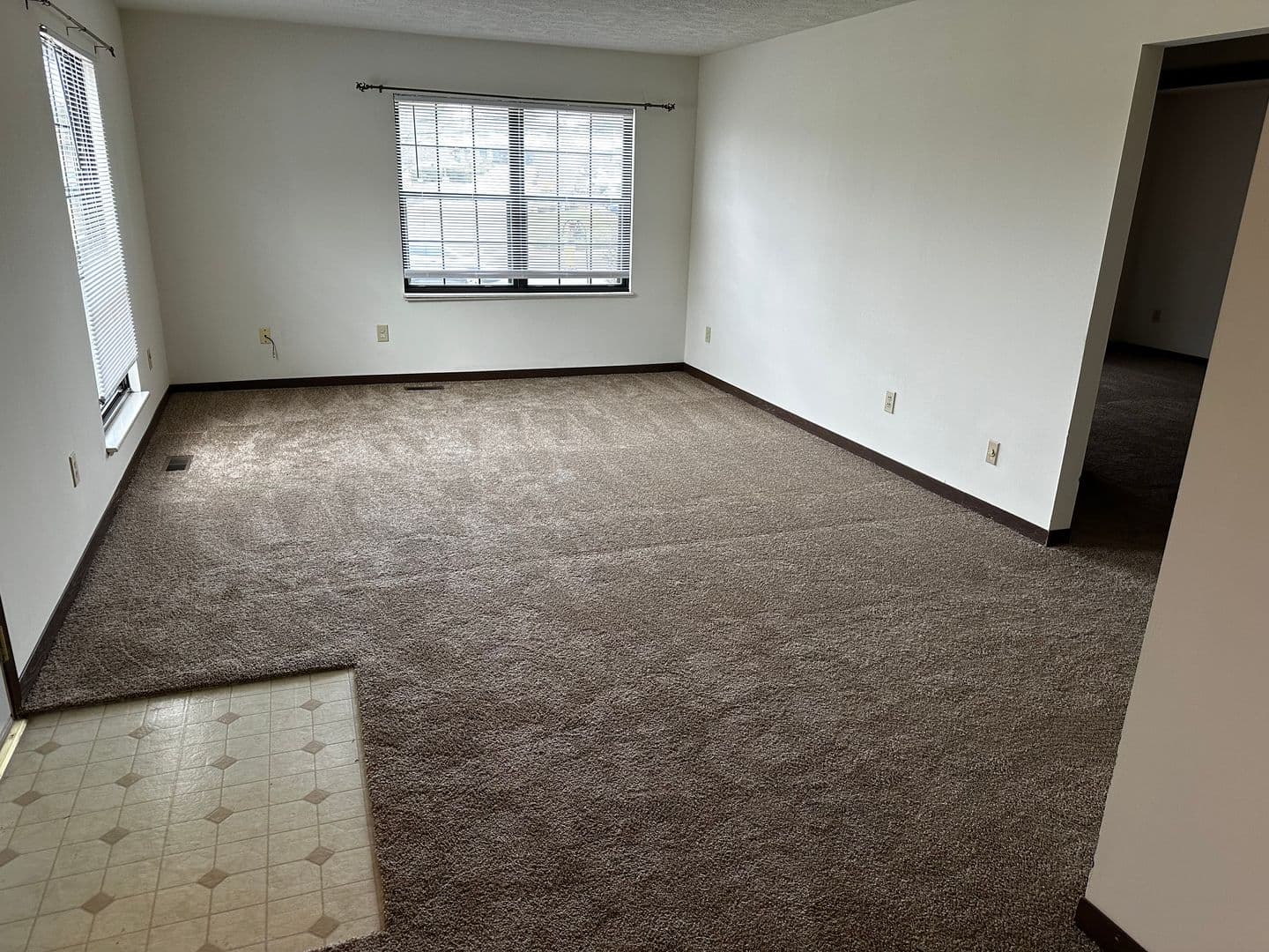 Bloomington House: 631 E Waterloo Court