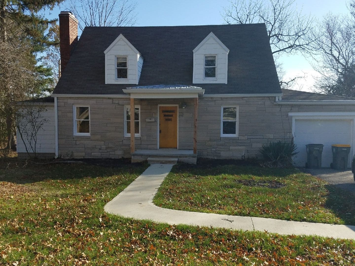 Bloomington House: 907 S Sheridan Drive