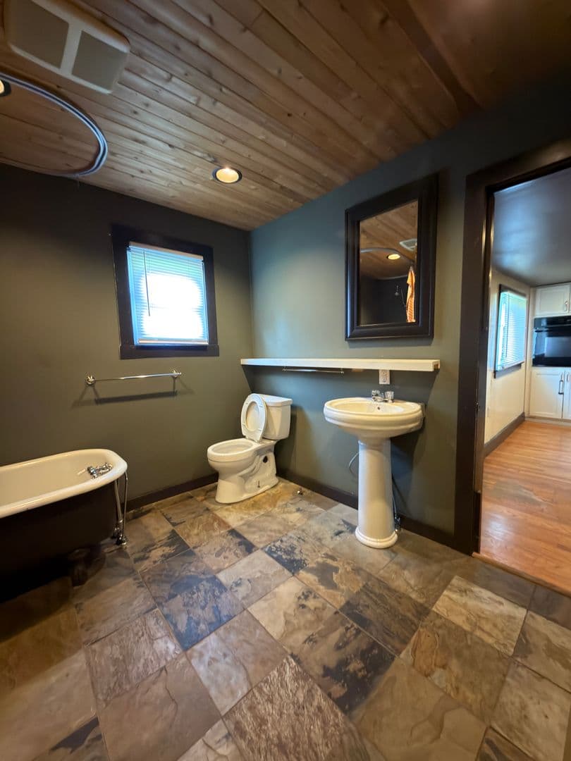Bloomington Apartment: 420 W 13th Street
