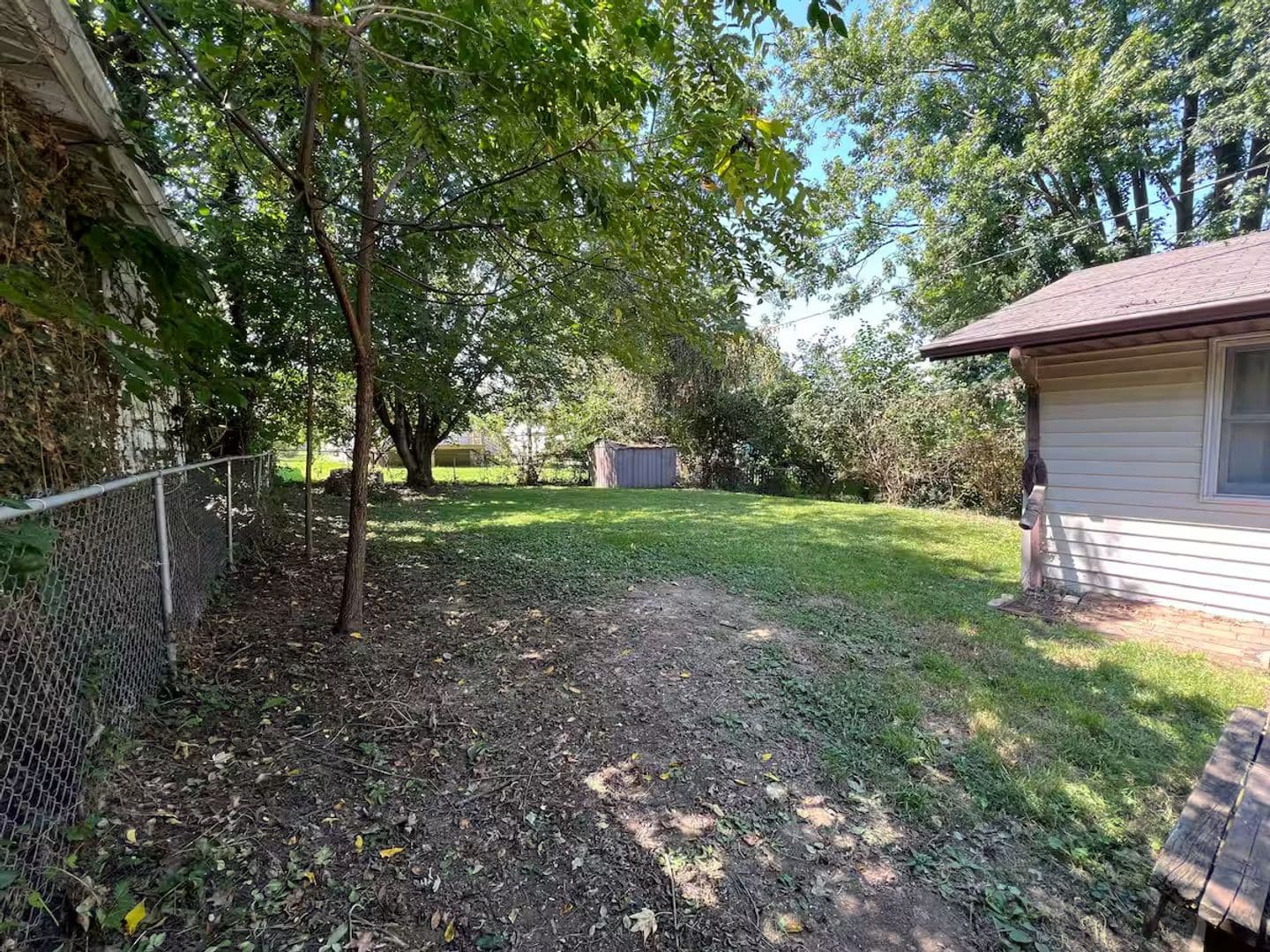 Bloomington Apartment: 401 W Clear Creek
