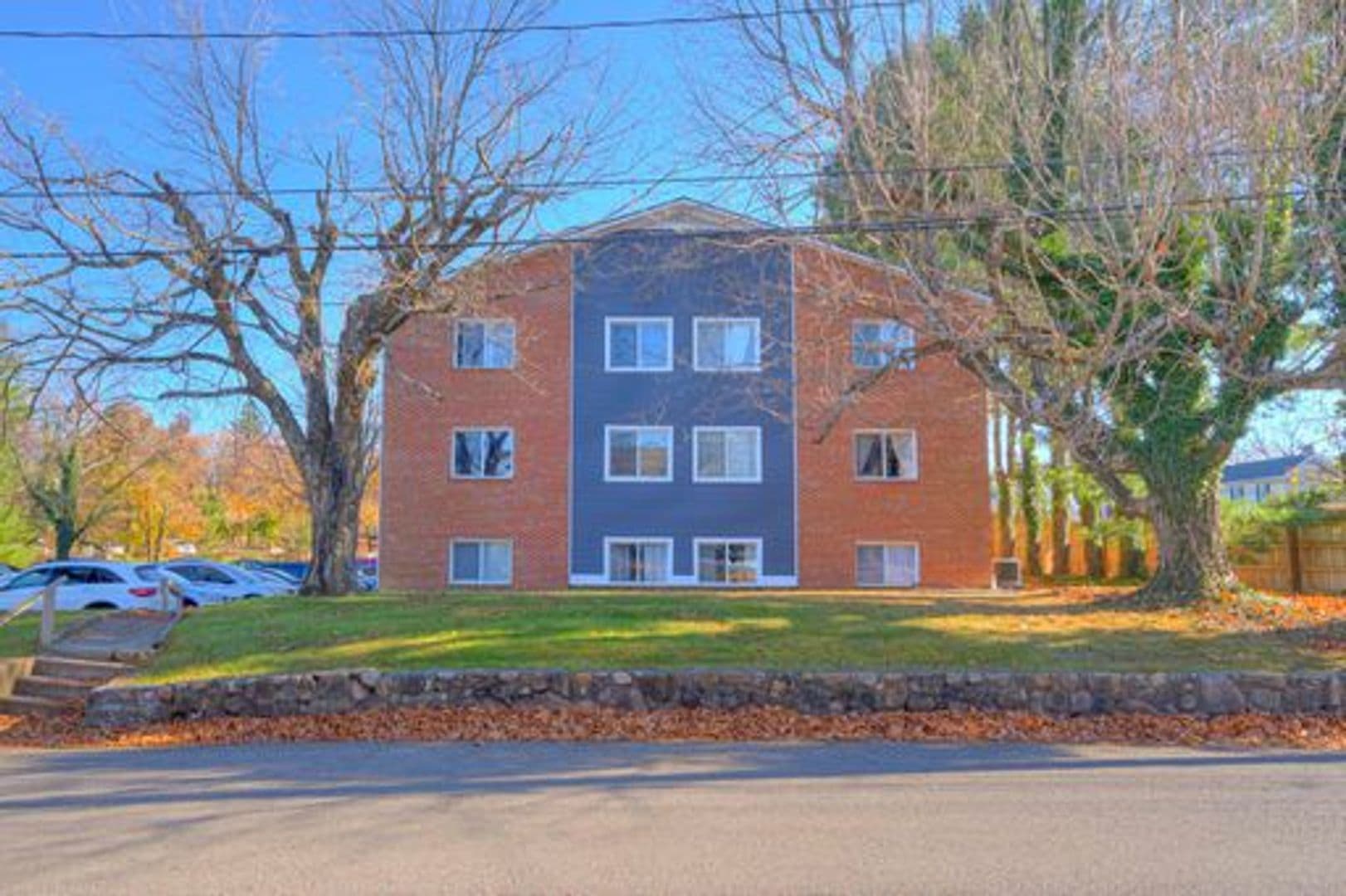 Blacksburg Apartment: 315 Clay St.