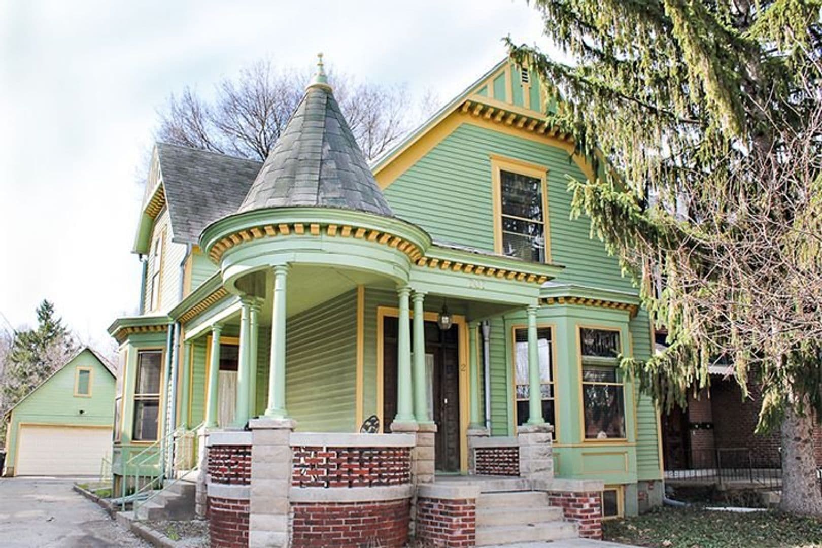 Lafayette Apartment: 707 South Street