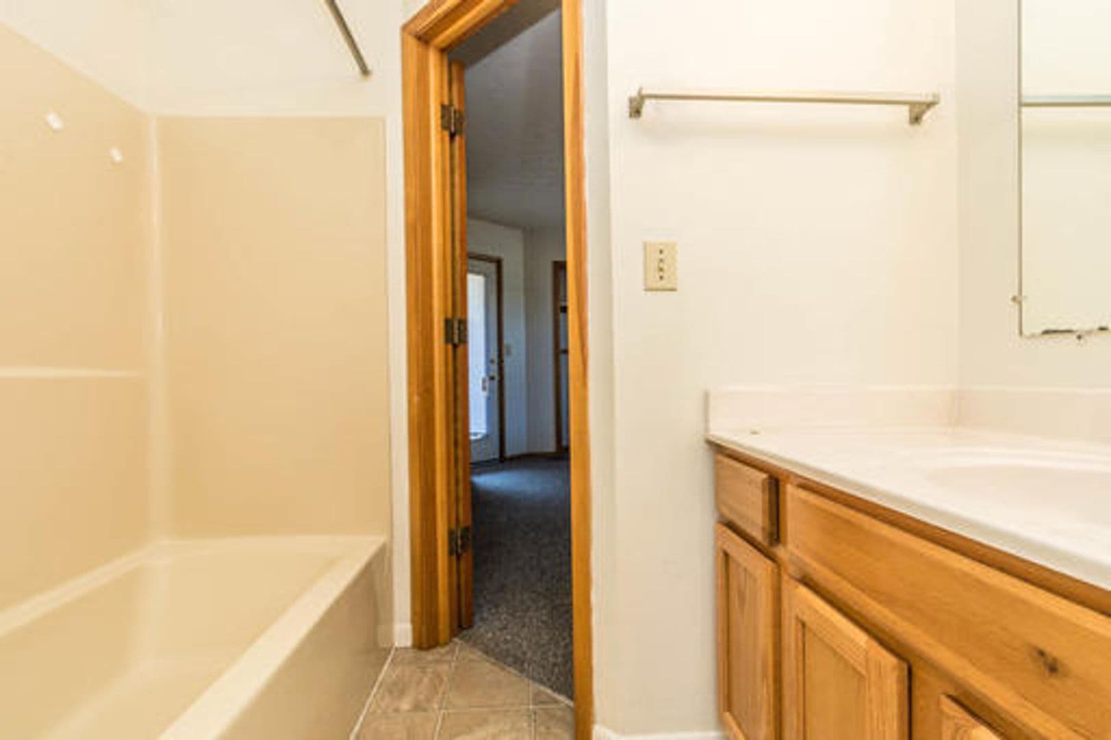 Bloomington Condo: 525 E Smith Avenue