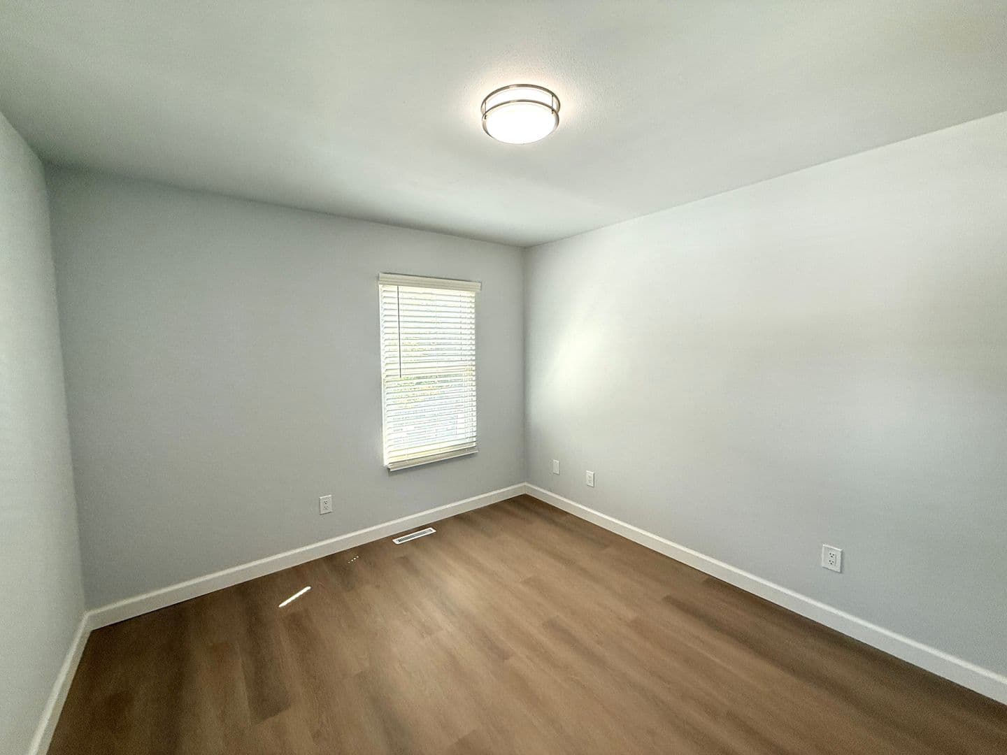 Blacksburg Apartment: 701 South Main St.