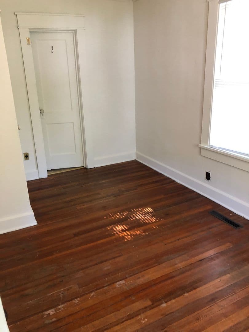 Bloomington House: 207 E 12th Street