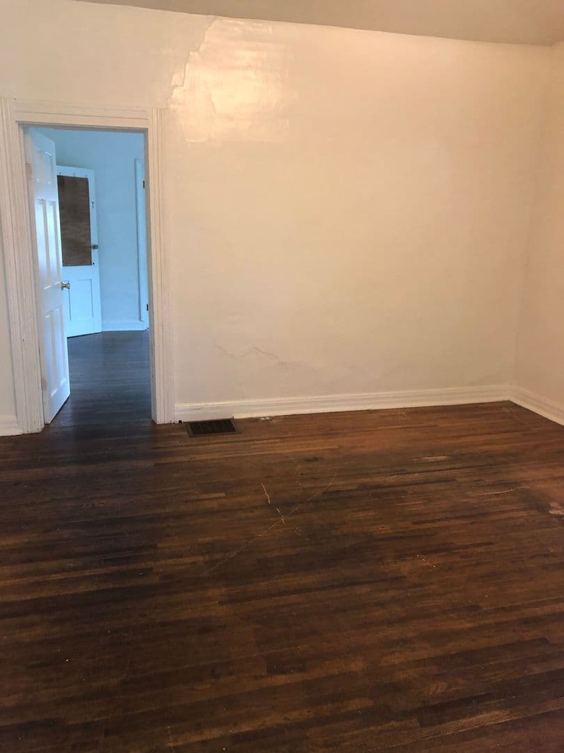 Bloomington House: 300 E 11th Street