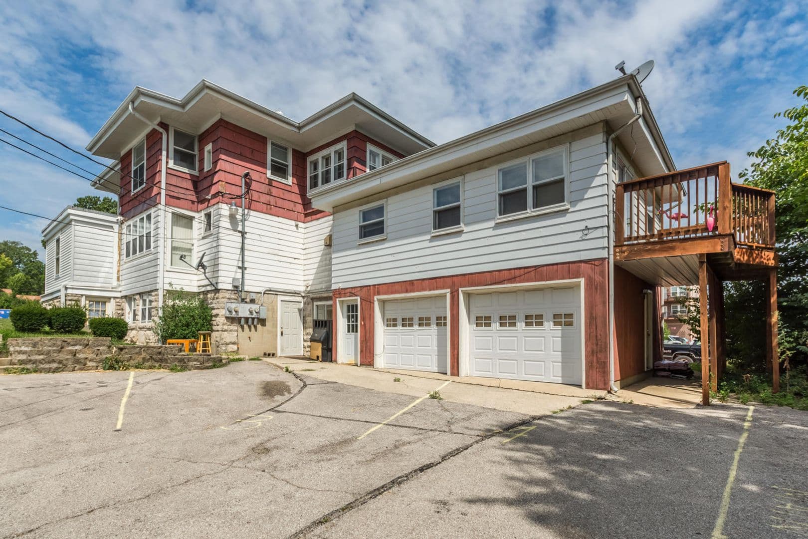 Bloomington Apartment: 1218 N College