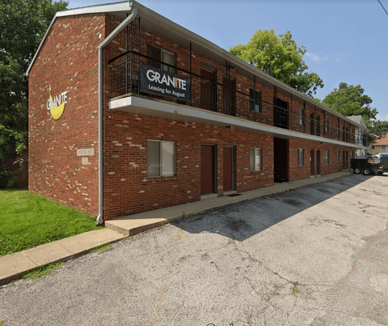 Bloomington Apartment: 409 E 10th Street
