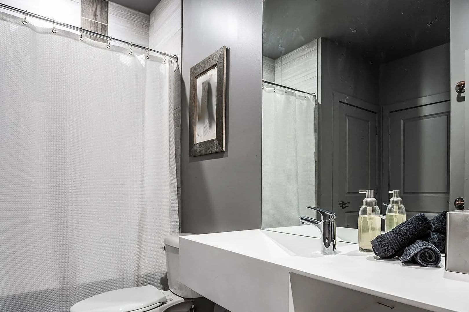 Bloomington Apartment: 217 W 6th St.