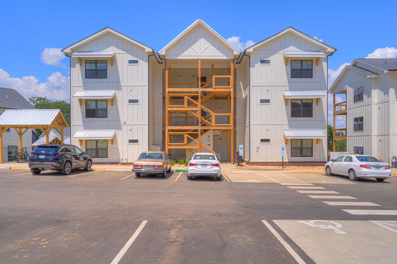 Blacksburg Apartment: Steading Lane
