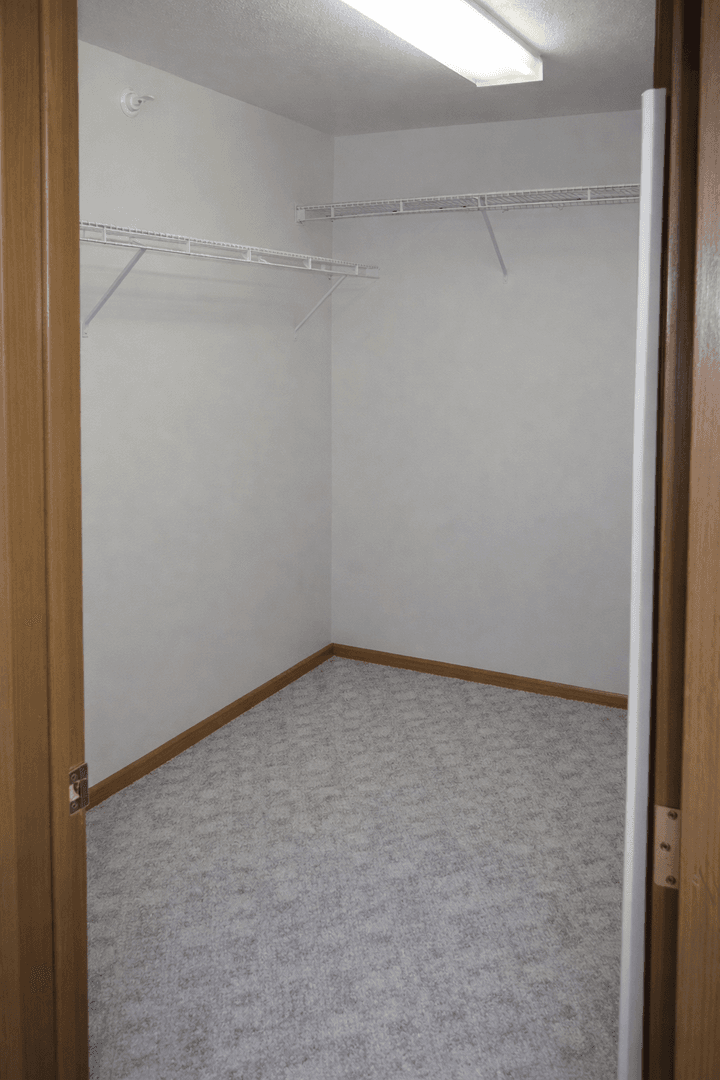West Lafayette Apartment: 2475 Sycamore Lane