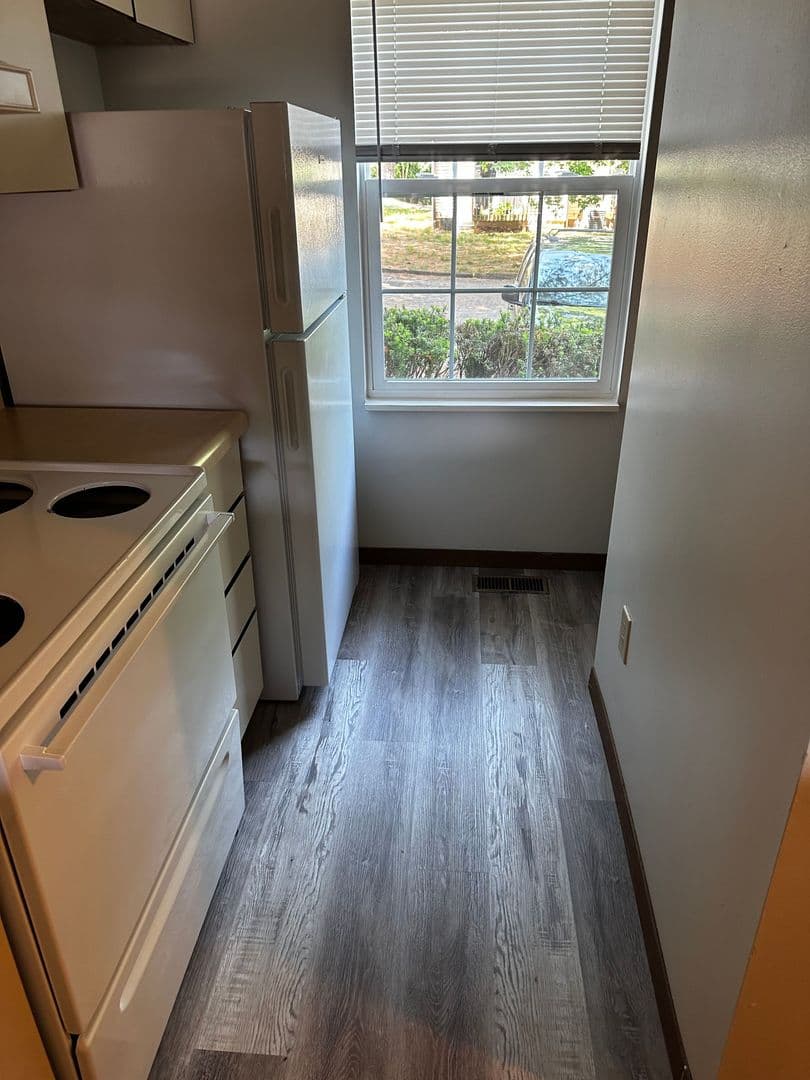 Bloomington House: 2346 S Burberry Lane