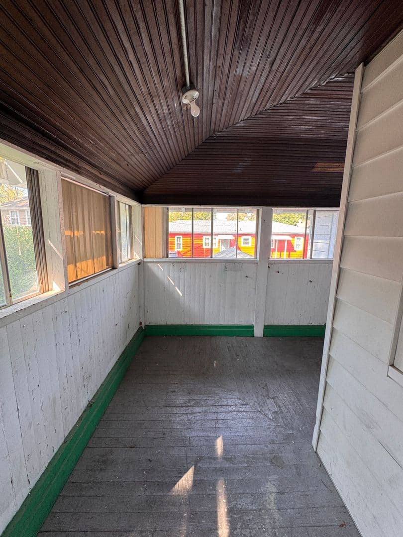 Bloomington Apartment: 600 E University Street