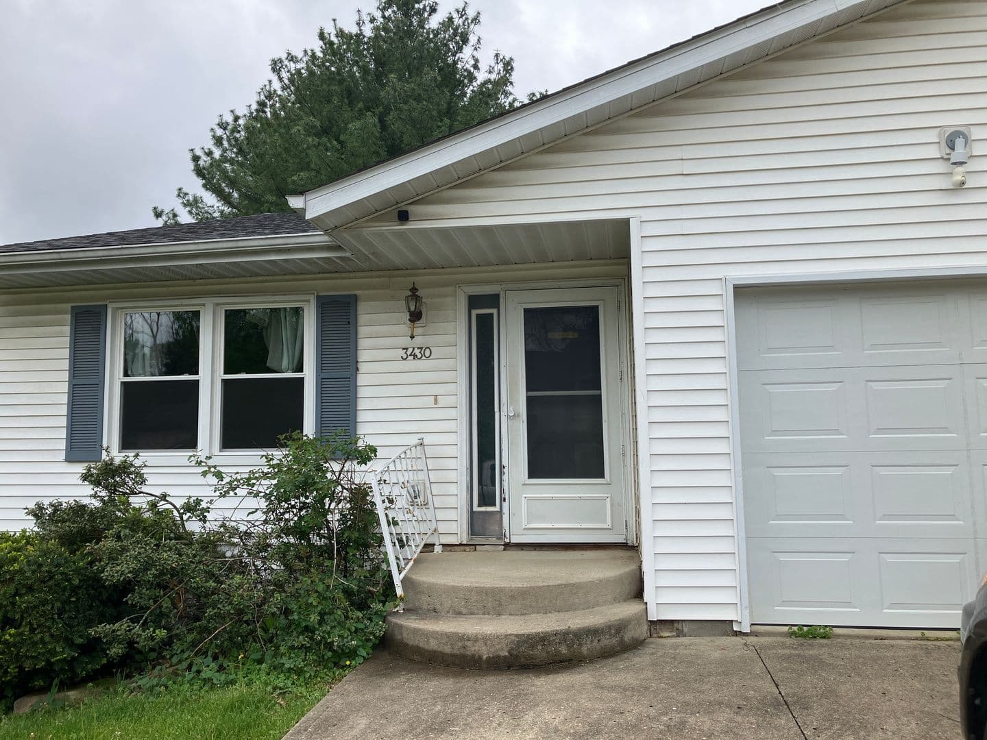 Bloomington House: 3430 S Burks Court