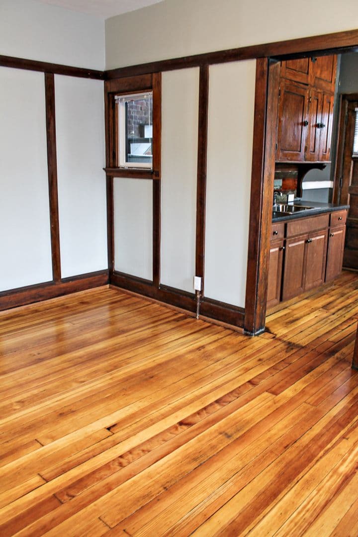 Lafayette Apartment: 18 S. 4th Street