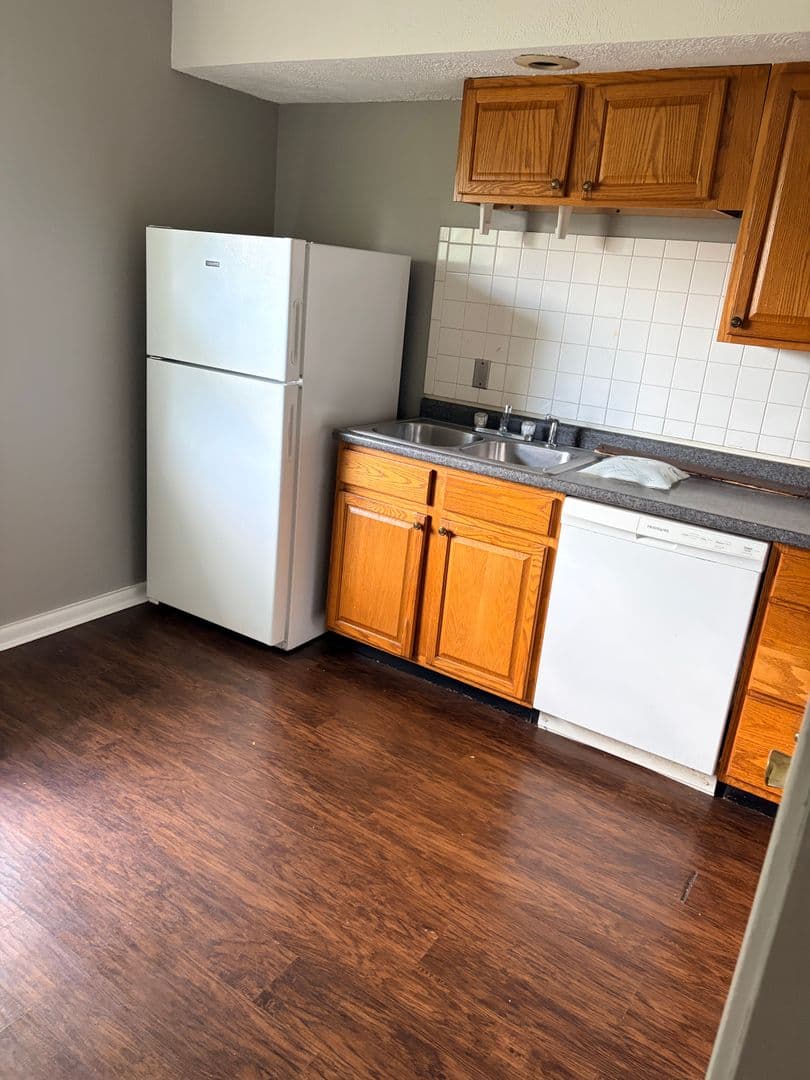 Bloomington Apartment: 1636 E Moffett Lane
