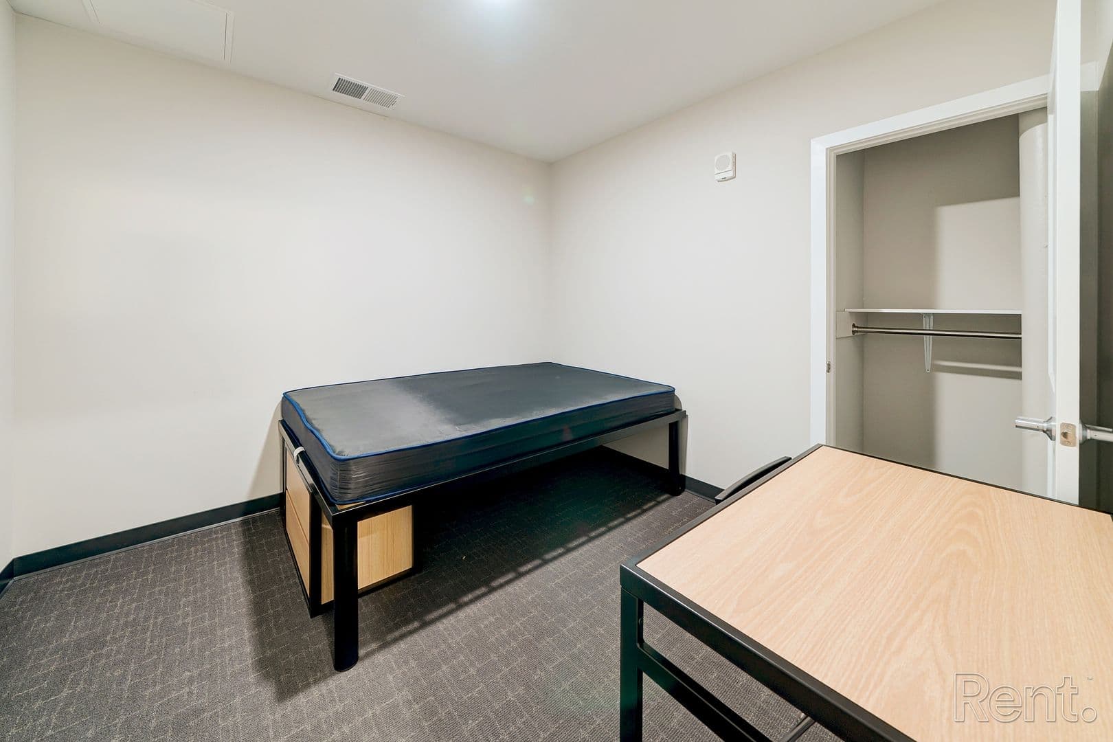 Bloomington Apartment: 2611 East 3rd Street