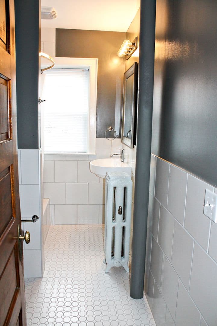 Lafayette Apartment: 18 S. 4th Street