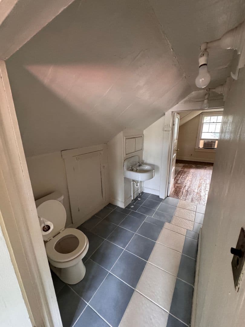 Bloomington Apartment: 600 E University Street
