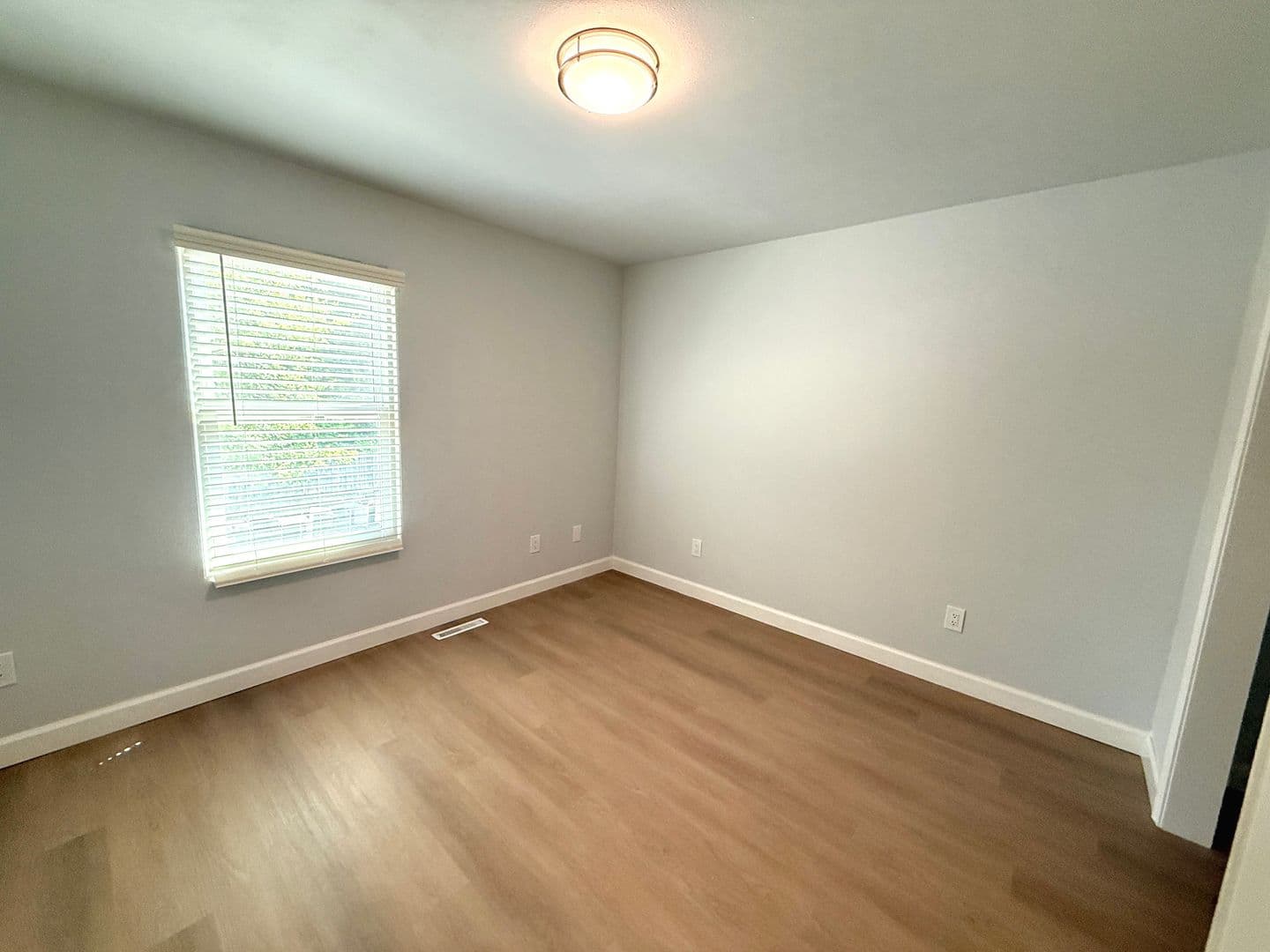 Blacksburg Apartment: 701 South Main St.