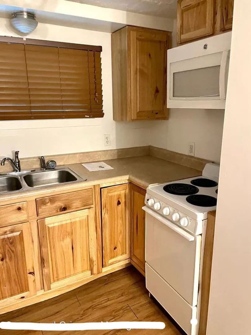 Bloomington Apartment: 5258 N. State Road 37 Business