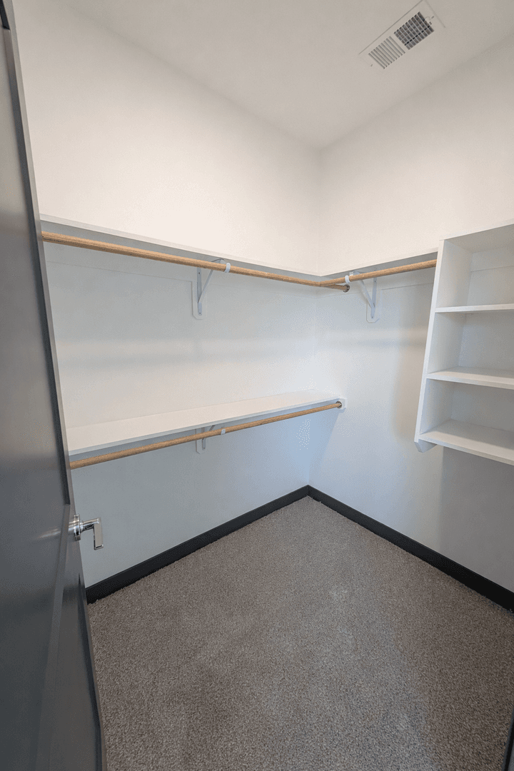 Lafayette Apartment: 3210-3243 Peninsula Pointe Circle W